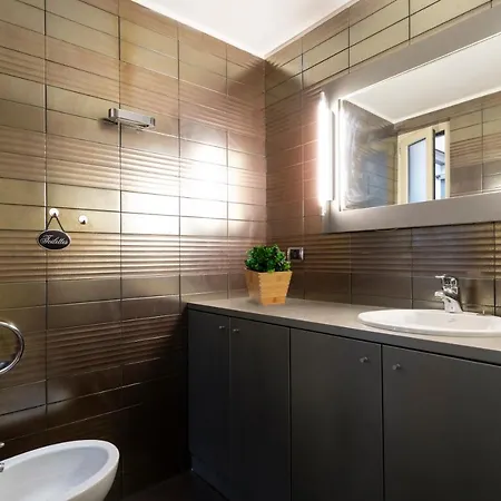 San Babila Penthouse * Mediolan