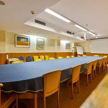 Ginosi Arizona 3* Milan
