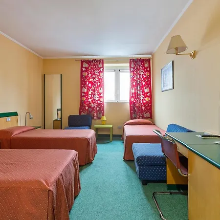 Ginosi Arizona Hotel 3*
