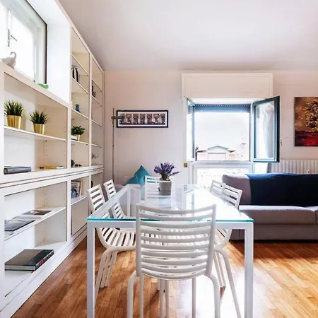 Διαμέρισμα Classy Milanese Near Sforza Castle *