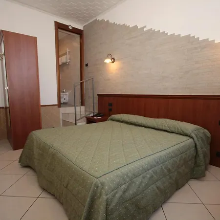 阿斯特丽德酒店 2*