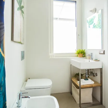 Tropical Micro With Terrace And Duomo Views * ميلان