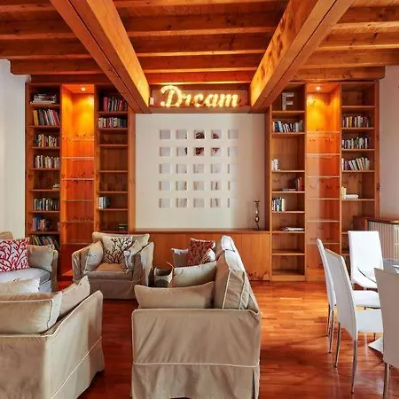 Sleeps 6 Air Con Wifi Apartment *