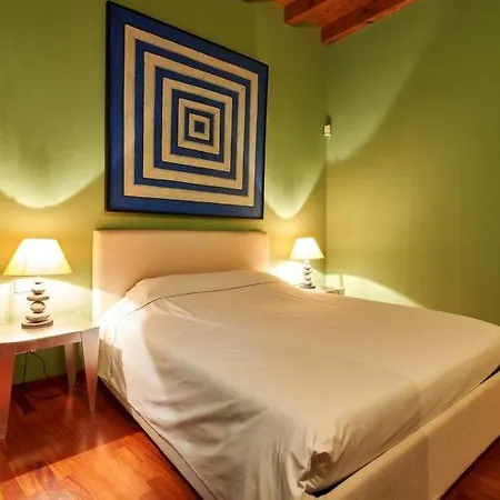 Sleeps 6 Air Con Wifi * Milan
