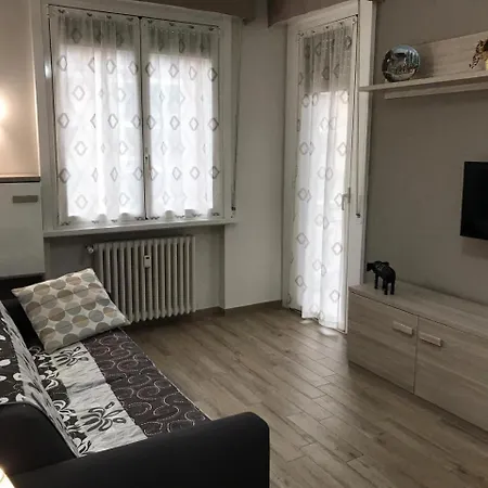 Lorenteggio Apartment *