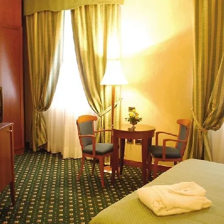 Ascot Szálloda 4*