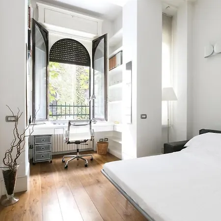 Via Vivaio * Milan