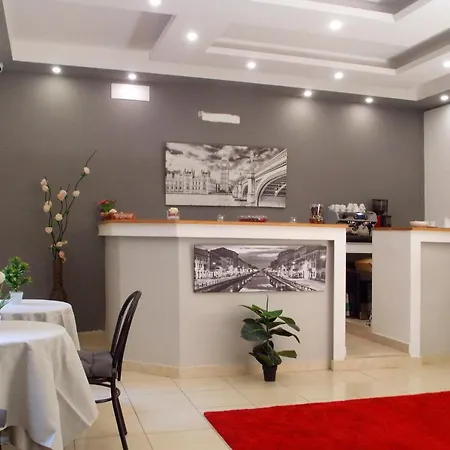 Midtown Hotell