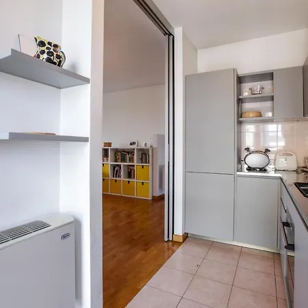 Bocconi Navigli Apartment With Terrace
