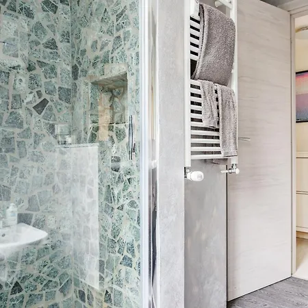 Two Levels Charming Loft Apartment