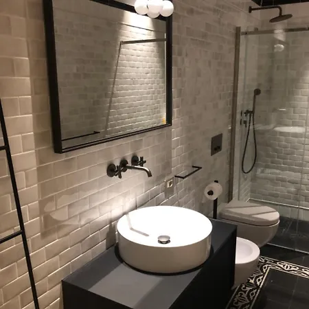 Montenero Apartament 아파트 밀라노