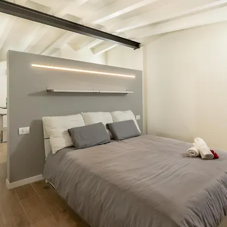 Alessia's Building- Affori Fn *