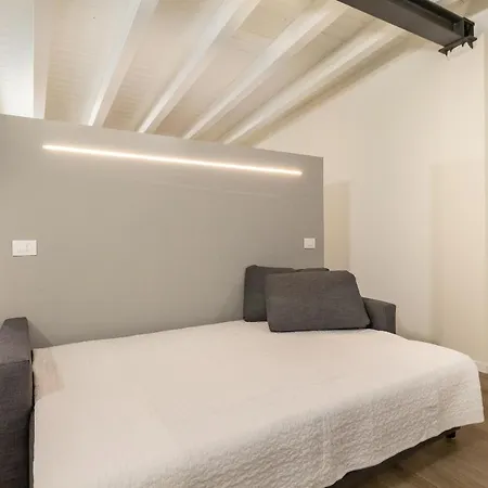 Alessia's Building- Affori Fn