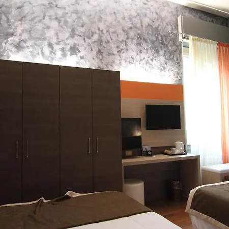Hotel Metro 3*