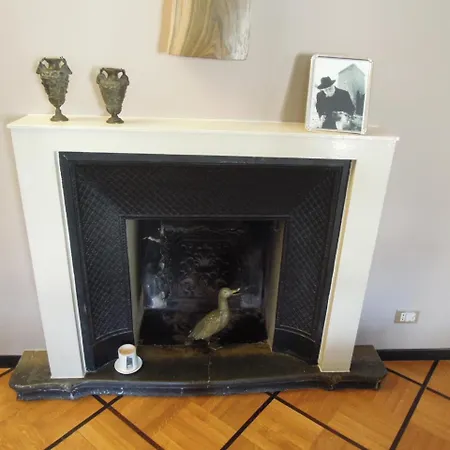 לינה וארוחת בוקר Bonaparte 2*