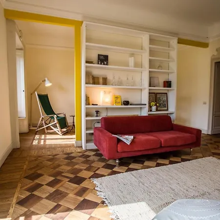 לינה וארוחת בוקר Bonaparte 2*