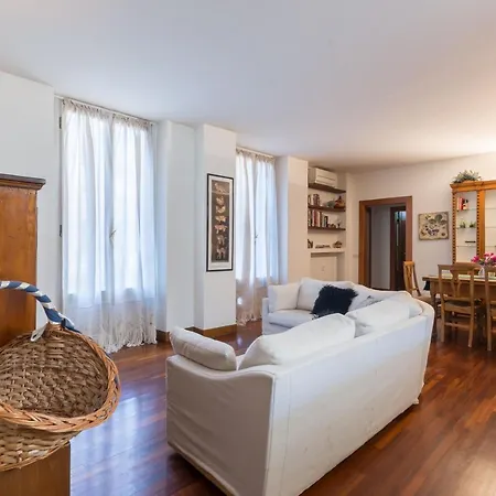 Apartman Brera 27 *