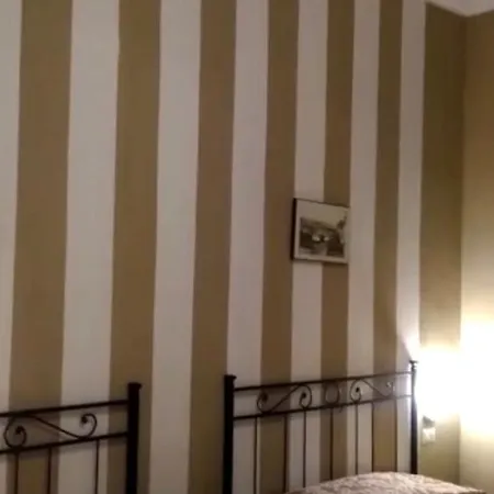 Vintage Hotel *