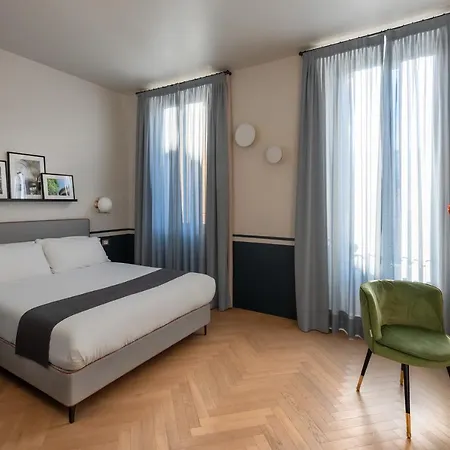 Hotell Velvet Grey Boutique