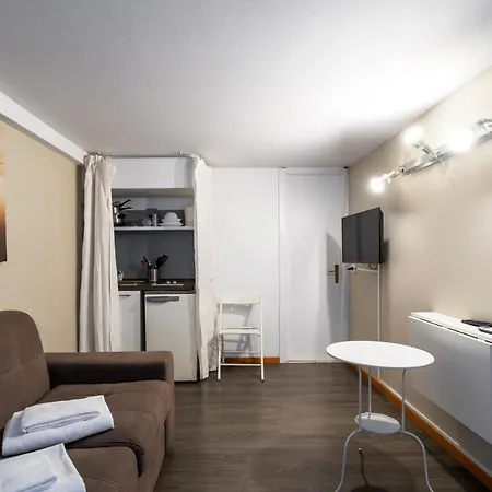 Apartment Cadorna Center Studio-by Flatscollection