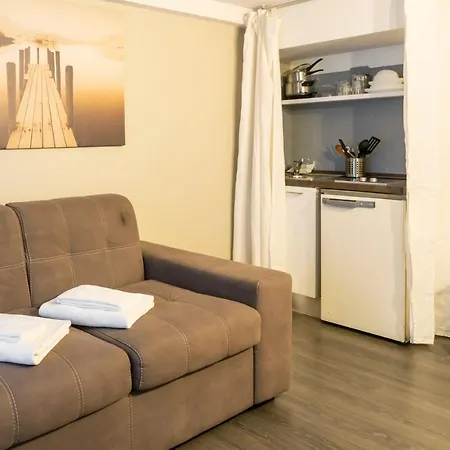 Cadorna Center Studio-by Flatscollection Apartment