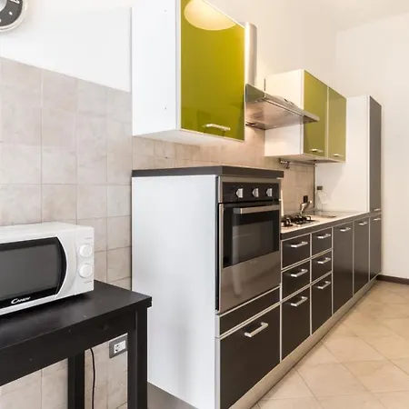 Italianway - Cristoforo Colombo 1 * Milan