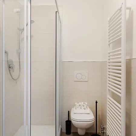 Guesthost - Buenos Aires & Lima Cosy Flat * Милан