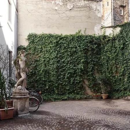 Sleeps 4 Air Con Wifi Milan