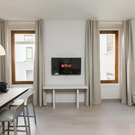 Easyhomes-duomo & * ميلان