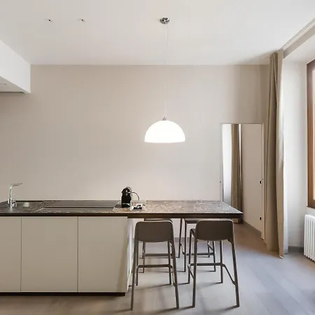 Easyhomes-duomo & شقة ميلان