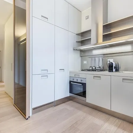 Stylish Elegant In Torre Solaria With Exclusive Milan's View Lejlighed *