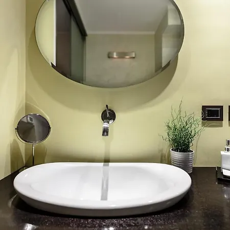 Stylish In Fashion District - Corso Venezia * Milan