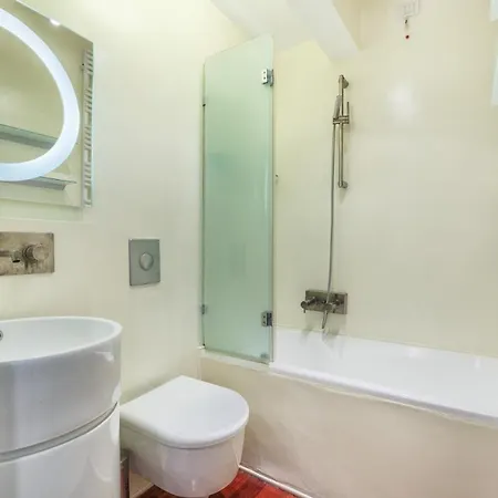 Bright And Cozy In Isola District - Marco Polo דירה *