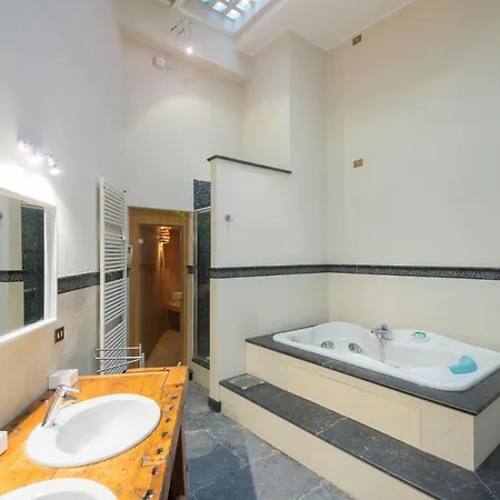 Loft In Navigli District With Jacuzzi & Sauna - Papiniano Apartmán *