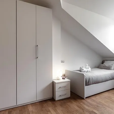 Apartment Suitelowcost Sant'Agnese Suite *
