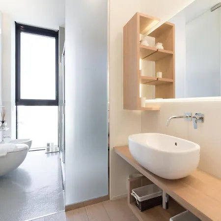 Stylish Elegant In Torre Solaria With Exclusive Milan's View Milan