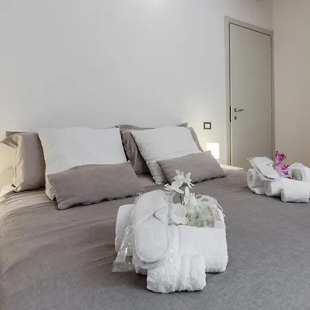 Apartment Suitelowcost Sant'Agnese Suite Milan