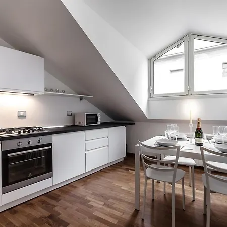 Suitelowcost Sant'Agnese Suite Apartment