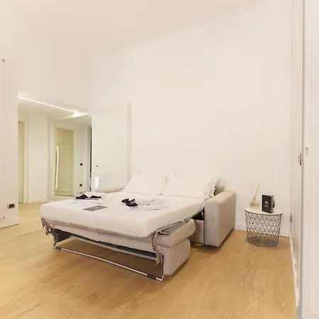Hemeras Boutique Homes - Design In Center Apartment Milan