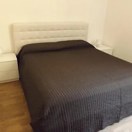 Easy - Rooms&apartments Navigli 4* Milano