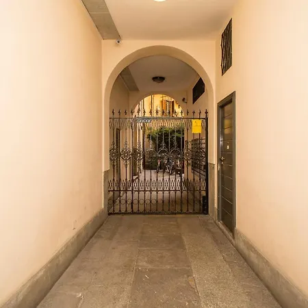 Apartment Living Milan - Corso Garibaldi 55 *