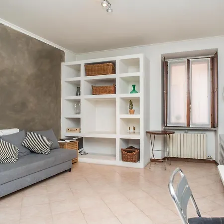 Living - Via Brera 23 *