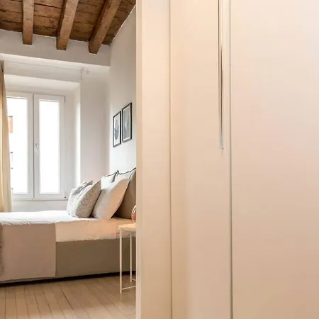 Apartment Hintown Frisi Milan