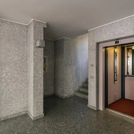 Apartment Bono Cairoli 27 - Turro, Luminosa Mansarda Open Space X2! Milan