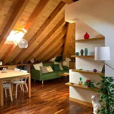 Apartment Bono Cairoli 27 - Turro, Luminosa Mansarda Open Space X2! *