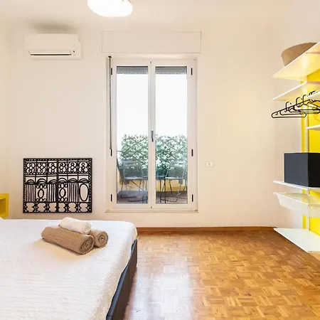 Alessia's Flat- Isola M5 Apartment