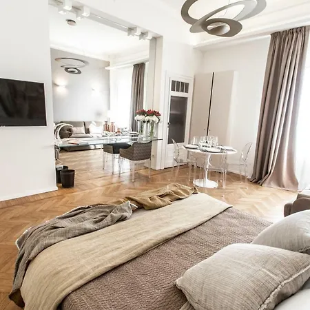 Apartment Duomo View Design Studio R&r Milan