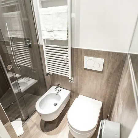 Duomo View Design Studio R&r Apartment Milan