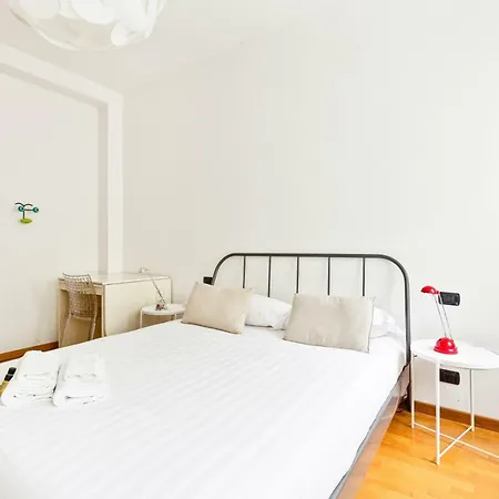 Guesthost - San Siro Stadium Garden Flat 밀라노