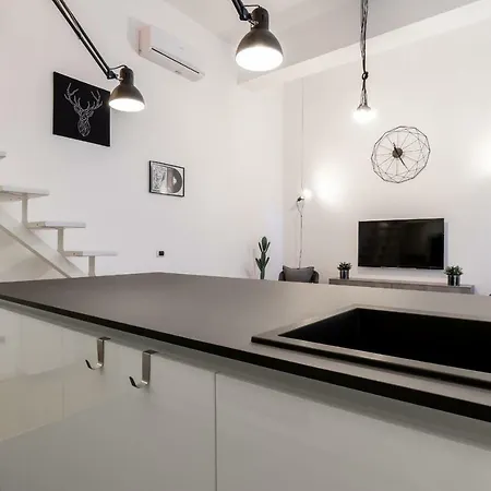 Urban District Isola Lancetti Loft 1br